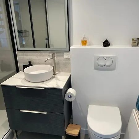 Apartment Comptemporain Vue Grimaud