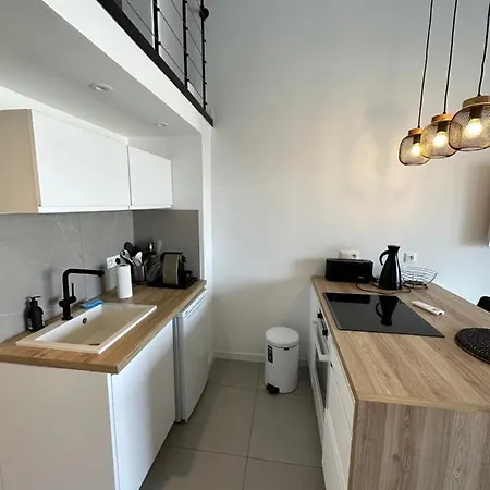 Apartment Comptemporain Vue Grimaud